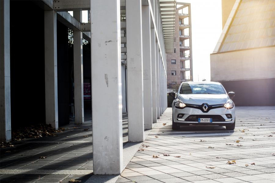  Renault Clio Duel 2017 года  (фото 3 из 7)